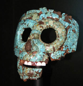 Маска Кетцалькоатля, одного из главных богов ацтекского пантеона